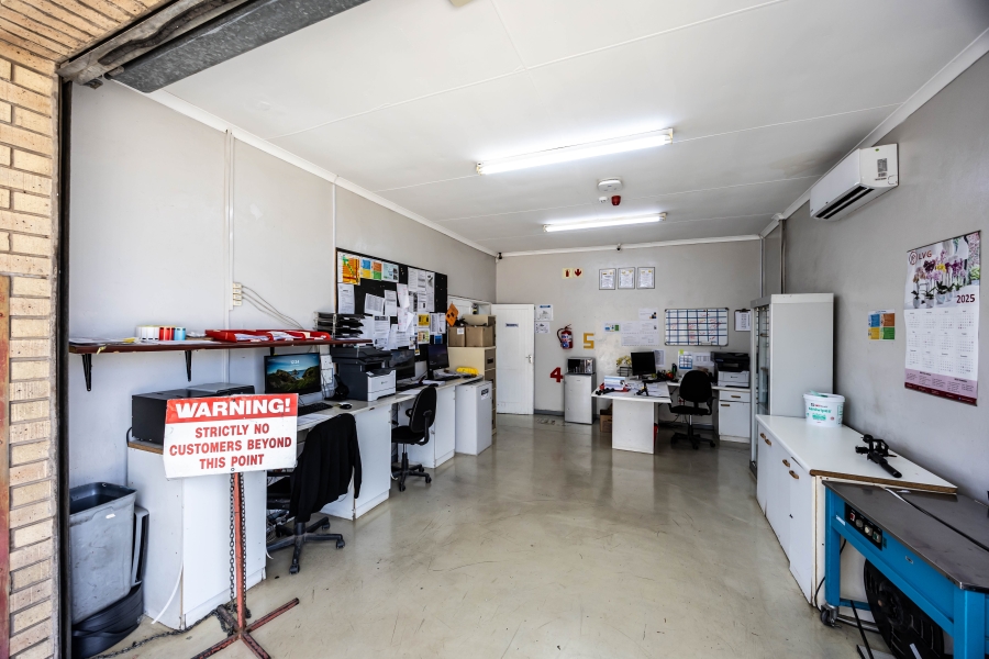 To Let commercial Property for Rent in Komani Park Eastern Cape